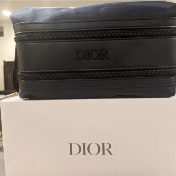 Dior - Picture 1 of 9